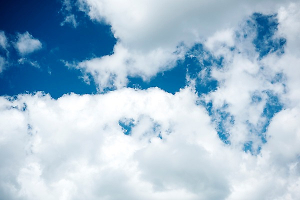 포토 JPG 주간 구름 해외풍경 해외 유럽 유럽풍경 하늘 풍경 사람없음 야외 체코 프라하 동유럽 국내포토 자연요소 나라 파일형식