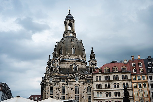 포토 JPG 주간 해외풍경 해외 유럽 로우앵글 유럽풍경 하늘 독일 풍경 사람없음 야외 건물 동유럽 드레스덴 국내포토 자연요소 건축물 나라 뷰포인트 파일형식