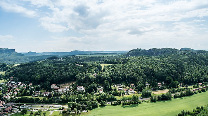 포토 JPG 주간 나무 해외풍경 해외 유럽 유럽풍경 자연 하늘 주택 독일 풍경 초원 사람없음 야외 동유럽 작센스위스 국내포토 자연요소 식물 나라 건물 생태계 파일형식