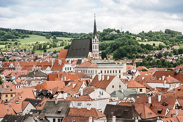포토 JPG 주간 나무 해외풍경 해외 유럽 유럽풍경 하늘 지붕 풍경 초원 사람없음 야외 건물 체코 프라하 동유럽 체스키크룸루프 국내포토 자연요소 식물 건축물 나라 파일형식