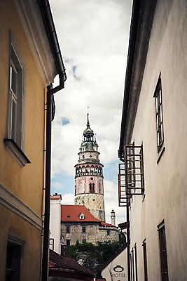 포토 JPG 주간 구름 해외풍경 해외 유럽 벽 유럽풍경 하늘 풍경 사람없음 야외 건물 체코 프라하 동유럽 체스키크룸루프 국내포토 자연요소 건축물 나라 파일형식