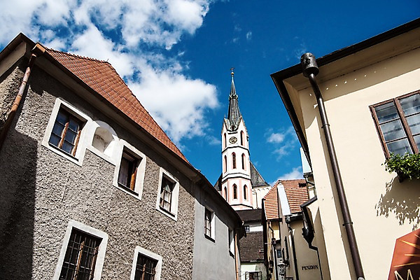 포토 JPG 주간 구름 해외풍경 해외 유럽 로우앵글 유럽풍경 하늘 풍경 사람없음 야외 건물 체코 프라하 동유럽 체스키크룸루프 국내포토 자연요소 건축물 나라 뷰포인트 파일형식