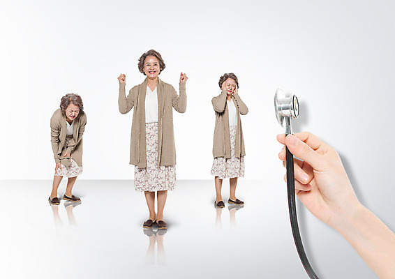 전신 PSD 편집 편집이미지 손 여자 노년 의학 가족 청진기 한손 건강 서기 웃음 여러명 성인 신체부위 실버라이프 파이팅 한국인 60대 질병 관절염 두통 이미지편집 라이프스타일 다수 관계 의료기기 모션 표정 사람 동양인 파일형식