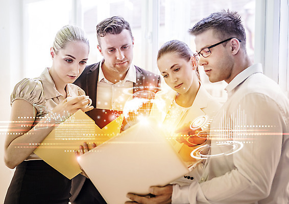 PSD 서양인 편집 편집이미지 여자 남자 비즈니스 회의 여러명 상반신 20대 성인 노트북 지구본 디지털 비즈니스맨 비즈니스우먼 커피잔 스마트 파일 홀로그램 성인만 이미지편집 외국인 커피 다수 컨셉 잔 사람 청년 전자제품 직장인 파일형식