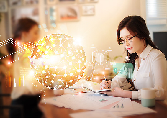 PSD 편집 편집이미지 여자 비즈니스 그래프 상반신 20대 성인 두명 펜 한국인 기록 업무 비즈니스우먼 스마트 문서 홀로그램 여자만 이미지편집 컨셉 사람 동양인 청년 필기구 작업 직장인 파일형식