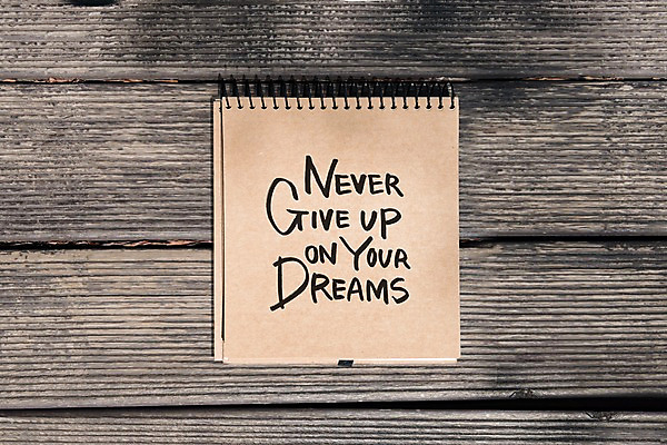 주간 PSD 편집이미지 캘리그라피 사람없음 야외 공책 스프링노트 목업 나무배경 이미지편집 자연요소 백그라운드 문구용품 파일형식