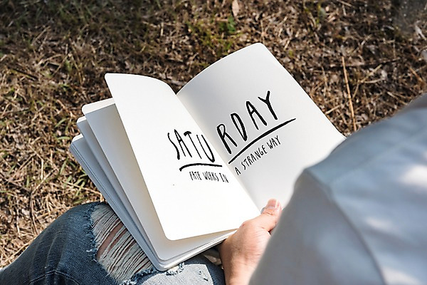 주간 PSD 편집이미지 캘리그라피 한명 들기 앉기 야외 책 다이어리 공책 하반신 목업 이미지편집 자연요소 1 모션 문구용품 사람 사무용품 파일형식