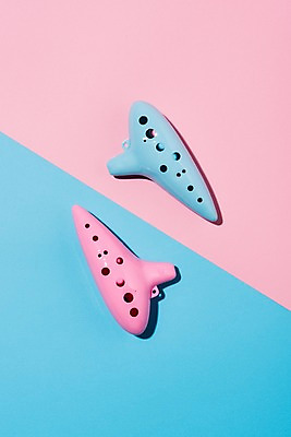 포토 JPG 스튜디오촬영 악기 분홍색 컬러 하늘색 실내 사람없음 컬러풀 오카리나 국내포토 음악 내부 파란색 파일형식