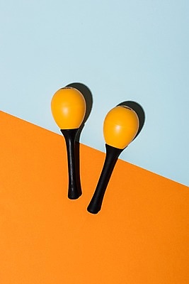 포토 JPG 스튜디오촬영 악기 컬러 하늘색 실내 사람없음 컬러풀 주황색 마라카스 국내포토 음악 타악기 내부 파란색 파일형식