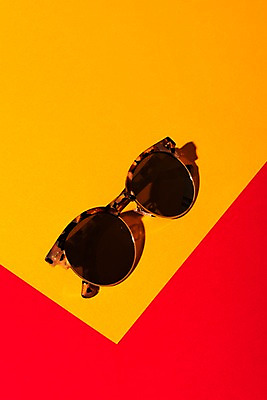 포토 JPG 스튜디오촬영 컬러 실내 사람없음 빨간색 여름 컬러풀 선글라스 노란색 국내포토 계절 안경 내부 파일형식