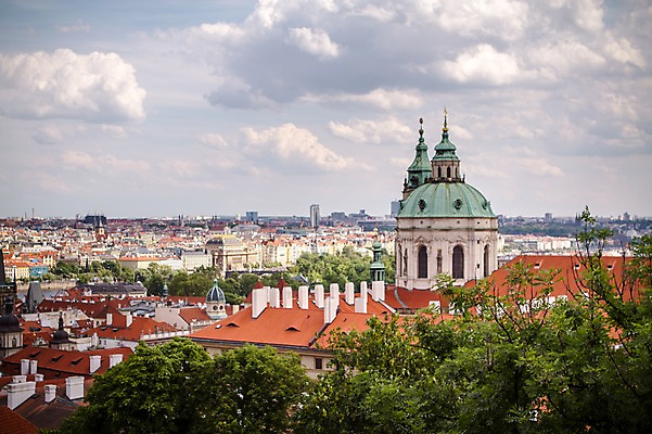 포토 JPG 주간 구름 해외풍경 해외 유럽 유럽풍경 하늘 지붕 풍경 사람없음 야외 건물 체코 프라하 동유럽 국내포토 자연요소 건축물 나라 파일형식