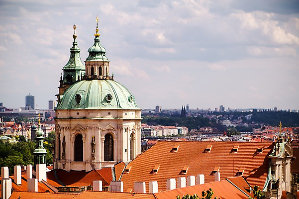 포토 JPG 주간 구름 해외풍경 해외 유럽 고건축 유럽풍경 하늘 지붕 풍경 사람없음 야외 건물 체코 프라하 동유럽 국내포토 자연요소 건축물 나라 파일형식