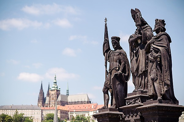 포토 JPG 주간 해외풍경 해외 유럽 유럽풍경 풍경 사람없음 야외 동상 체코 프라하 동유럽 카를교 프라하성 국내포토 자연요소 나라 조형물 다리_건축물 성 기념물 파일형식
