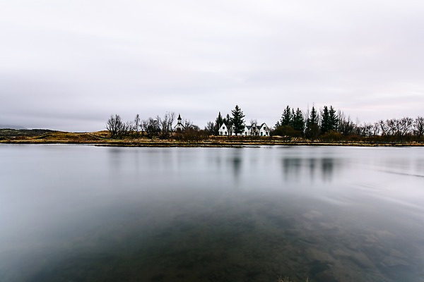 포토 JPG 주간 나무 해외풍경 유럽 호수 유럽풍경 주택 아이슬란드 풍경 사람없음 야외 건물 강 교회 국내포토 자연요소 식물 해외 건축물 나라 종교건축 파일형식