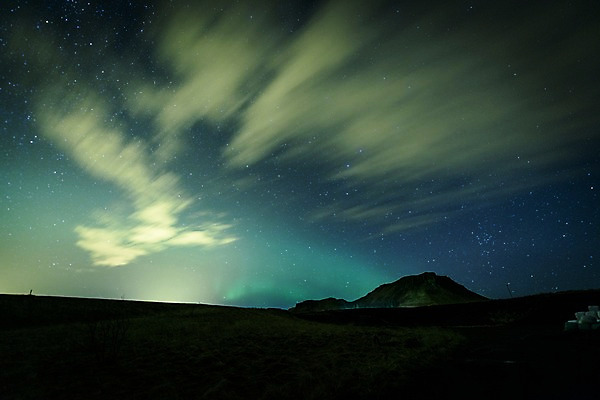 포토 JPG 해외풍경 유럽 별 유럽풍경 밤하늘 산 아이슬란드 풍경 사람없음 야외 야간 오로라 국내포토 자연요소 해외 나라 자연현상 하늘 파일형식