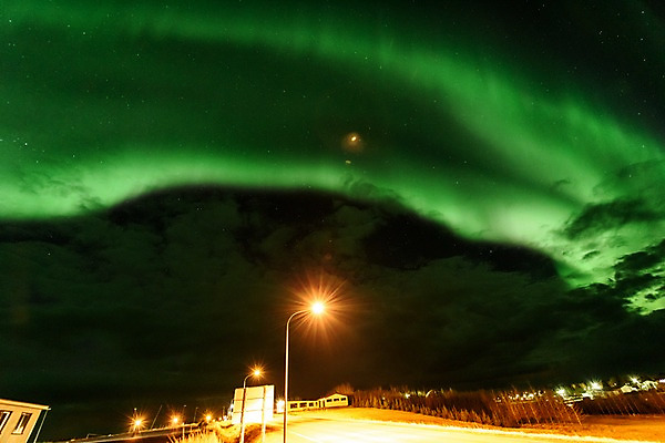 포토 자연요소 해외 공공시설 유럽 나라 자연현상 하늘 풍경 야간 생태계 파일형식 풍경_경치 JPG 야경 가로등 유럽풍경 자연 밤하늘 아이슬란드 사람없음 야외 오로라 해외풍경 국내포토