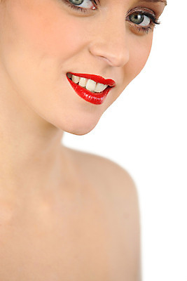 포토 JPG 해외이미지 모델 여자 유럽 얼굴 포즈 장신구 한명 사람 성인 빨간색 컬러풀 금발 유행 페인트 화장품 립스틱 흰색 입 화려 우아함 닫기 피부 입술 스타일 해외202004 해외포토 1 헤어스타일 나라 컬러 컨셉 모션 신체부위 뷰티 파일형식 이미지허브