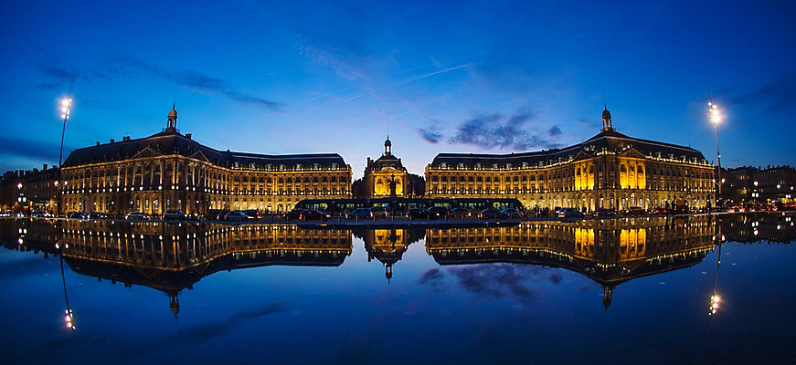 포토 JPG 해외이미지 유럽 여행 건축양식 하늘 사람없음 건물 가로 물 관광지 반사 프랑스 도시 야간 빛망울 랜드마크 해외202004 해외포토 자연요소 건축물 건축 나라 빛 파일형식 이미지허브