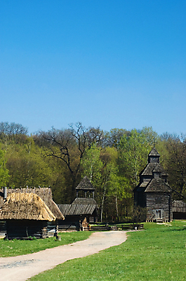 포토 JPG 해외이미지 나무 구름 꽃 기독교 문화 도로 모래 여행 십자가 밭 건축양식 자연 하늘 풍경 사람없음 건물 목재 초록색 여름 파란색 태양 노란색 성당 교회 맑음 봄 시골 숲 땅 속도 러시아 먼지 땅바닥 루트 방법 선로 신앙심 옛날 해외202004 해외포토 자연요소 식물 건축물 계절 건축 유럽 종교 길 컬러 농업 재료 종교건축 교통시설 날씨 바닥 생태계 파일형식 이미지허브