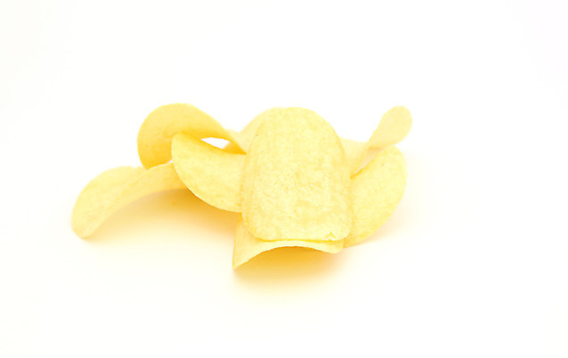 포토 JPG 해외이미지 실내 사람없음 흰배경 감자칩 해외202004 해외포토 백그라운드 내부 과자 흰색 칩_음식 파일형식 이미지허브