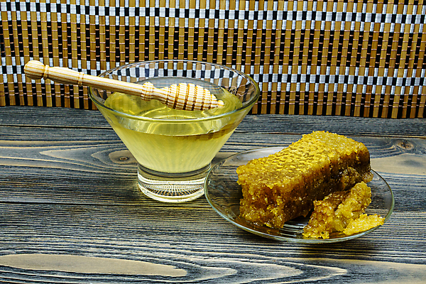 포토 JPG 해외이미지 꽃 음식 백그라운드 재료 자연 유리 디저트 건강 사람없음 목재 약 노란색 주방 숟가락 흐름 흰색 신선 항아리 투명 액체 막대기 사발 황금 붓기 달콤 맛 떨어짐 아침식사 냄비 상품 설탕 먹기 오브젝트 국자 유기농 시럽 꿀 벌집 내추럴 고립 밀랍 어려움 해외202004 해외포토 나무 식물 웰빙 컬러 컨셉 의학 모션 재질 주방용품 수저 식사 도자기 사기그릇 솥 생태계 파일형식 이미지허브