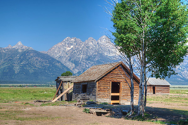 포토 JPG 해외이미지 여행 밭 건축양식 자연 산 주택 국립공원 협상 사람 풍경 사람없음 야외 울타리 농장 골짜기 계곡 미국 목장 숲 폐허 외양간 랜드마크 와이오밍 지질 해외202004 해외포토 공원 건축 북아메리카 농업 비즈니스 건물 담장 생태계 파일형식 이미지허브
