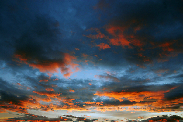 포토 JPG 해외이미지 구름 자연 하늘 날씨 사람없음 황혼 일몰 저녁 폭풍 해외202004 해외포토 자연요소 노을 야간 생태계 파일형식 이미지허브