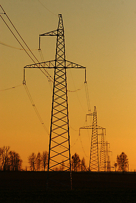 포토 JPG 해외이미지 산업 선 비즈니스 하늘 프레임 사람없음 태양 일출 탑 금속 힘 장비 에너지 연결 위험 철사 볼트 충격 변압기 전압 철강 공급 해외202004 해외포토 자연요소 건축물 컨셉 재질 노을 공구 파일형식 이미지허브