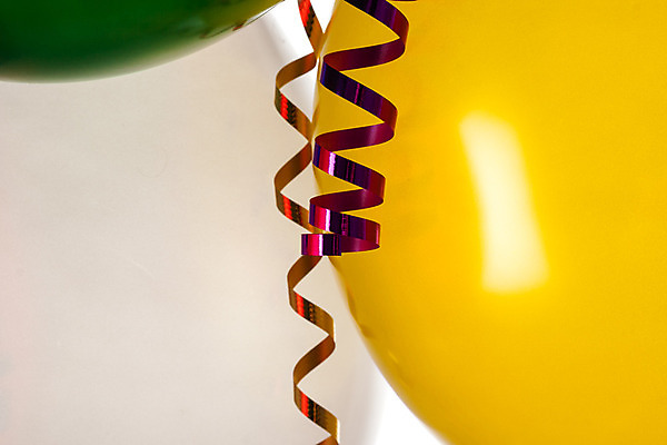 포토 JPG 해외이미지 기념일 행복 리본 백그라운드 오렌지 놀이 휴가 새로움 기념 사람없음 장식 빨간색 초록색 파란색 컬러풀 장난감 노란색 파티 축제 기쁨 흰색 축하 원형 생일 그룹 플라스틱 다발 가득함 오브젝트 풍선 고무 산소 고립 타격 헬륨 해외202004 해외포토 도형 감정 컬러 컨셉 과일 모션 재질 이벤트 원소 파일형식 이미지허브