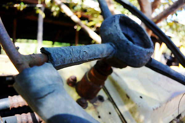 포토 JPG 해외이미지 디자인 자동차 자연 실내 손잡이 사람없음 야외 내부 빛 금속 수확 골동품 바퀴 클래식 60대 낟알 핸들 가죽 향수 묘사 속도 복고 짐차 기어 깨짐 러시아인 세피아 옛날 자동 제어 스타일 해외202004 해외포토 서양인 노년 육상교통 컨셉 농업 재질 촬영기법 화장품 생태계 파일형식 이미지허브