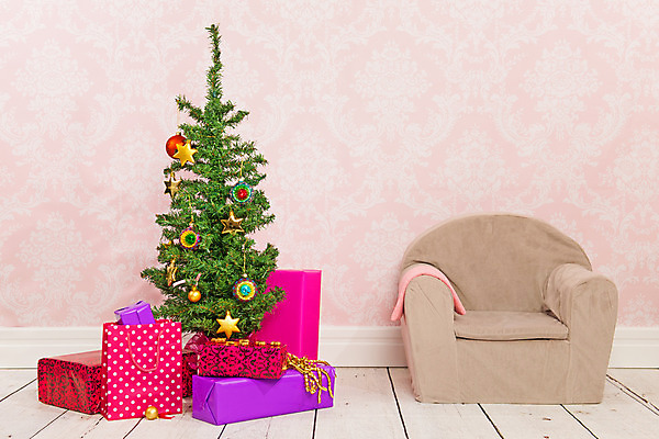 포토 JPG 해외이미지 나무 별 종이 벽 분홍색 크리스마스 패턴 의자 가방 포장 공 휴가 바닥 실내 선물 사람없음 내부 목재 장식 초록색 상자 방 수확 화려 황금 고급 냄비 옛날 해외202004 해외포토 자연요소 식물 잡화 기념일 컬러 가구 컨셉 무늬 농업 재료 솥 파일형식 이미지허브