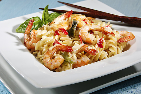 포토 JPG 해외이미지 접시 채소 새우 파프리카 사람없음 면 굽기 반죽 보케 부추 쪽파 해외202004 해외포토 식기 갑각류 구이 파 파일형식 이미지허브