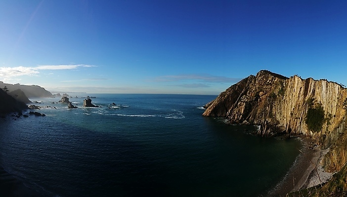포토 JPG 해외이미지 식물 구름 유럽 바다 여행 자연 하늘 휴가 새로움 산 풍경 사람없음 물 파란색 기쁨 자유 바위 신선 동쪽 남쪽 무료 수평선 비용 해외202004 해외포토 자연요소 감정 나라 컬러 컨셉 경제 돌_바위 방향 생태계 파일형식 이미지허브