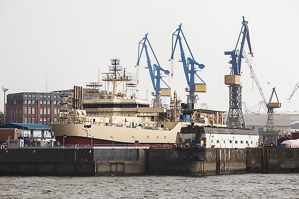 포토 JPG 해외이미지 산업 선 패턴 비즈니스 건축양식 창문 교통시설 유리 하늘 미래 주택 독일 사람없음 건물 물 파란색 강 사무실 금속 항구 화물 도시 업무 보트 큼 화물선 기중기 무역 함선 포트 수입 터미널 함부르크 해외202004 해외포토 자연요소 건축물 건축 유럽 컬러 교통 컨셉 무늬 배_교통 재질 운송업 작업 중장비 크기 시설 파일형식 이미지허브