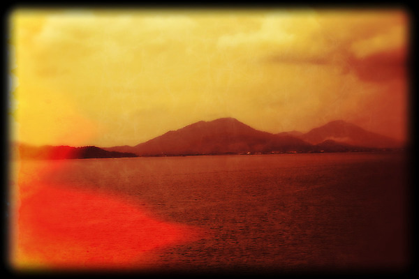 포토 JPG 해외이미지 구름 파도 바다 섬 백그라운드 태국 자연 하늘 바람 날씨 추상 사람없음 야외 검은색 어둠 거품 회색 젖음 흰색 위험 큼 공격 신비 무서움 폭풍 마법 천국 내추럴 나쁜 격파 쓰나미 재앙 폭풍우 허리케인 해외202004 해외포토 자연요소 감정 아시아 컬러 컨셉 무늬 모션 비_날씨 크기 자연재해 생태계 해일 파일형식 이미지허브