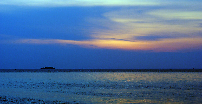 포토 JPG 해외이미지 파도 바다 오렌지 하늘 사람없음 물 빛 태양 반사 노란색 일몰 만 해외202004 해외포토 자연요소 컬러 과일 노을 파일형식 이미지허브
