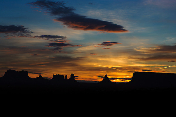 포토 JPG 해외이미지 공원 모래 여행 오렌지 자연 하늘 산 풍경 사람없음 야외 가로 빨간색 관광지 햇빛 태양 미국 사막 자유 바위 황무지 인디언 고독 심볼 사암 멀리 명승지 해외202004 해외포토 자연요소 공공시설 감정 컬러 컨셉 북아메리카 과일 아메리카 돌_바위 생태계 파일형식 이미지허브