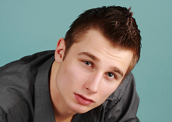 포토 JPG 해외이미지 백인 응시 남자 한명 사람 성인 금발 흰색 신선 치아 싱글 고립 혼자 스타일 해외202004 해외포토 서양인 1 헤어스타일 시선 컬러 소화기관 파일형식 이미지허브