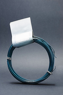 포토 JPG 해외이미지 클리핑패스 곡선 가정 함께함 취미 사람없음 빛 한개 금속 장비 원형 은색 유연 철 잠금 철사 작업도구 섬유 감싸기 고립 고체 스테인레스 얇은 옛날 철강 통일 필라멘트 부족함 해외202004 해외포토 도형 1 선 컬러 컨셉 모션 재질 도구 직물 보안 파일형식 이미지허브