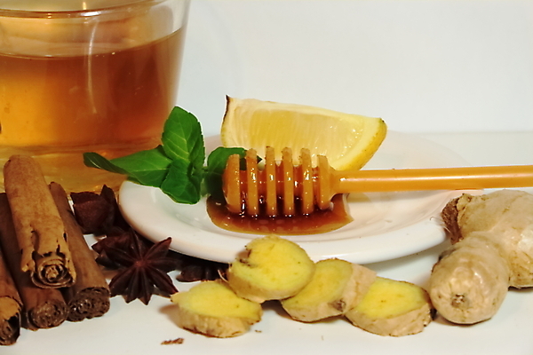 포토 JPG 해외이미지 식물 백그라운드 채소 자연 유리 탁자 귤 건조 건강 요리 동양인 인종 사람없음 목재 컵 초록색 약 갈색 노란색 중국 흰색 신선 양념 황금 맛 레몬 민트 허브 향신료 아로마 뿌리 꿀 생강 보충 시나몬 해외202004 해외포토 나무 식기 아시아 컬러 가구 컨셉 과일 재료 의학 재질 사람 생태계 향미료 파일형식 이미지허브