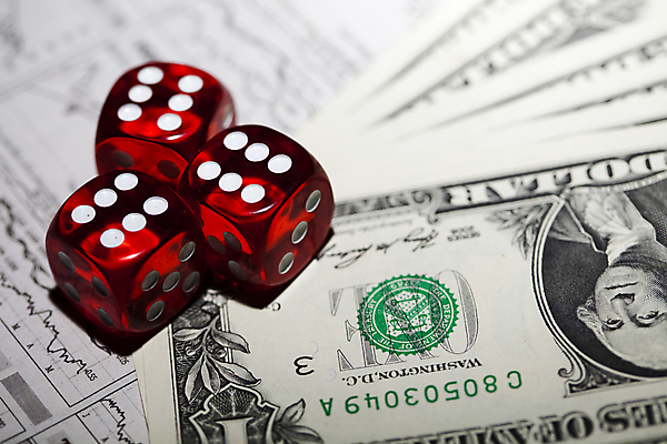 포토 JPG 해외이미지 지폐 실내 사람없음 달러 도박 카지노 주사위 외화 겜블 해외202004 해외포토 돈 내부 금융 파일형식 이미지허브