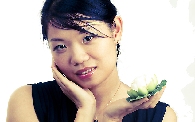 포토 JPG 해외이미지 1 웰빙 여자 꽃 얼굴 신체 자연 휴식 한명 미소 사람 성인 치료 초록색 머리 유행 스파 봄 흰색 신선 우아함 백합 피부 순수 입술 싱글 돌봄 완전 해외202004 해외포토 식물 계절 컬러 컨셉 의학 모션 표정 신체부위 생태계 파일형식 이미지허브