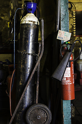 포토 JPG 해외이미지 비즈니스 불 안전 사람없음 금속 장비 도구 작업실 수리 휴대용 컨테이너 무역 예방 가스 장인 소화기 보험 소화전 유지 용접 해외202004 해외포토 자연요소 산업 재질 안전장비 소방 오브젝트 파일형식 이미지허브