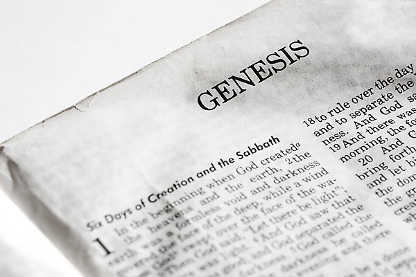 포토 JPG 해외이미지 영어 기독교 종교 종이 백그라운드 텍스트 날씨 사람없음 책 단어 믿음 검은색 성경 골동품 오픈 묘사 증거 페이지 신성 대본 신앙심 옛날 처음 해외202004 해외포토 문자 감정 컬러 종교용품 파일형식 이미지허브