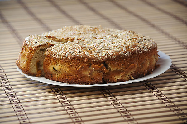 포토 JPG 해외이미지 접시 음식 조각 채소 오렌지 디저트 서브 사탕 사람없음 노란색 과자 케이크 희망 빵집 껍질 흰색 대접 신선 달콤 맛 사과 잼 설탕 자르기 굽기 먹기 서빙 아몬드 충동구매 고립 살구 시나몬 커스터드 타르트 페스츄리 핸드메이드 해외202004 해외포토 식기 감정 빵 컬러 컨셉 과일 모션 쇼핑 상점 견과류 소스_음식 구이 크림 파이_빵 과소비 파일형식 이미지허브