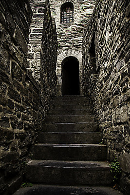 포토 JPG 해외이미지 외관 공원 길 벽 여행 백그라운드 건축양식 사다리 자연 벽돌 주택 풍경 사람없음 건물 초록색 계단 검은색 어둠 산책 수확 골동품 바위 흰색 도시 중세 역사 방향 버리기 질감 단계 구식 그런지 방법 옛날 해외202004 해외포토 건축물 공공시설 건축 컬러 농업 모션 휴식 돌_바위 도구 생태계 파일형식 이미지허브