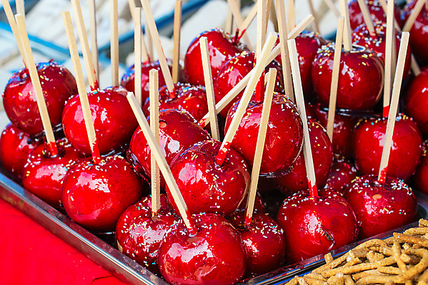 포토 JPG 해외이미지 디저트 사탕 사람없음 빨간색 막대기 달콤 사과 해외202004 해외포토 음식 컬러 과일 맛 파일형식 이미지허브