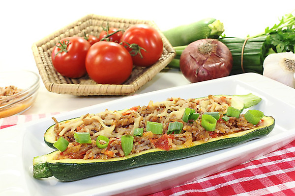 포토 JPG 해외이미지 토마토 양파 사람없음 요식업 애피타이저 배열 허브 가득함 폭식 뷔페 주키니 주키니호박 해외202004 해외포토 식물 산업 음식 채소 파일형식 이미지허브