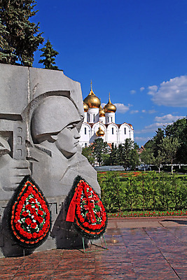포토 JPG 해외이미지 모양 유럽 문화 무기 십자가 신체 건축양식 사람없음 야외 초록색 세계 교회 화환 힘 우정 자유 바위 죽음 무덤 역사 보호 헬멧 그늘 신비 아스팔트 묘사 군용 전쟁 보안 대리석 희생 영웅 병정 기념물 전사 천연기념물 동맹 독립 러시아인 소비에트 정부 통일 해외202004 해외포토 서양인 건축 꽃 나라 도로 컬러 컨셉 재료 종교건축 군대 안전 건물 친구 돌_바위 보호장비 파일형식 이미지허브