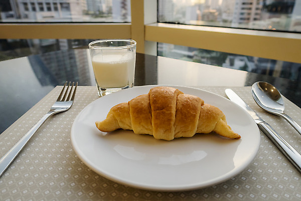 포토 JPG 해외이미지 전통 문화 커피 음료 음식 빵 백그라운드 과일 텍스트 지팡이 딸기 아침 주택 쟁반 건강 사람없음 컵 초록색 갈색 검은색 어둠 빵집 우유 식탁보 흰색 신선 달콤 아침식사 잼 설탕 굽기 먹기 민트 컵받침 대륙 블루베리 에스프레소 내추럴 프랑스어 단절 모카 카페인 카피스페이스 해외202004 해외포토 주간 문자 식기 컬러 모션 유제품 건물 상점 식사 공백 소스_음식 맛 구이 허브 받침대 파일형식 이미지허브